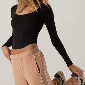 NWT Aerie OFFLINE Real Me Black Scoop Long Sleeve Top size medium